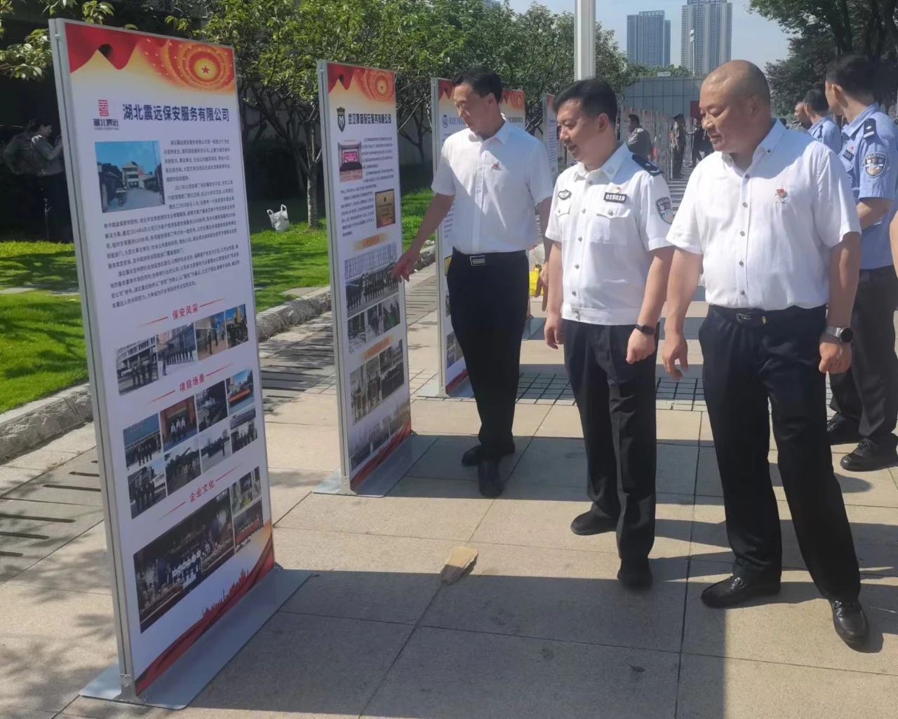 【湖北震远】顶烈日 战酷暑 展英姿 秀风采 8.jpg